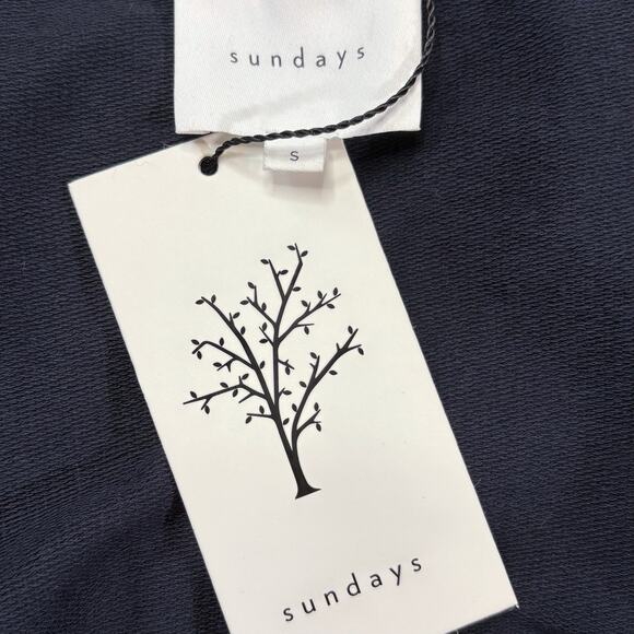 Sundays by We Are Sundays NWT Navy Cut Out V Neck Jumpsuit Small - Picture 3 of 4